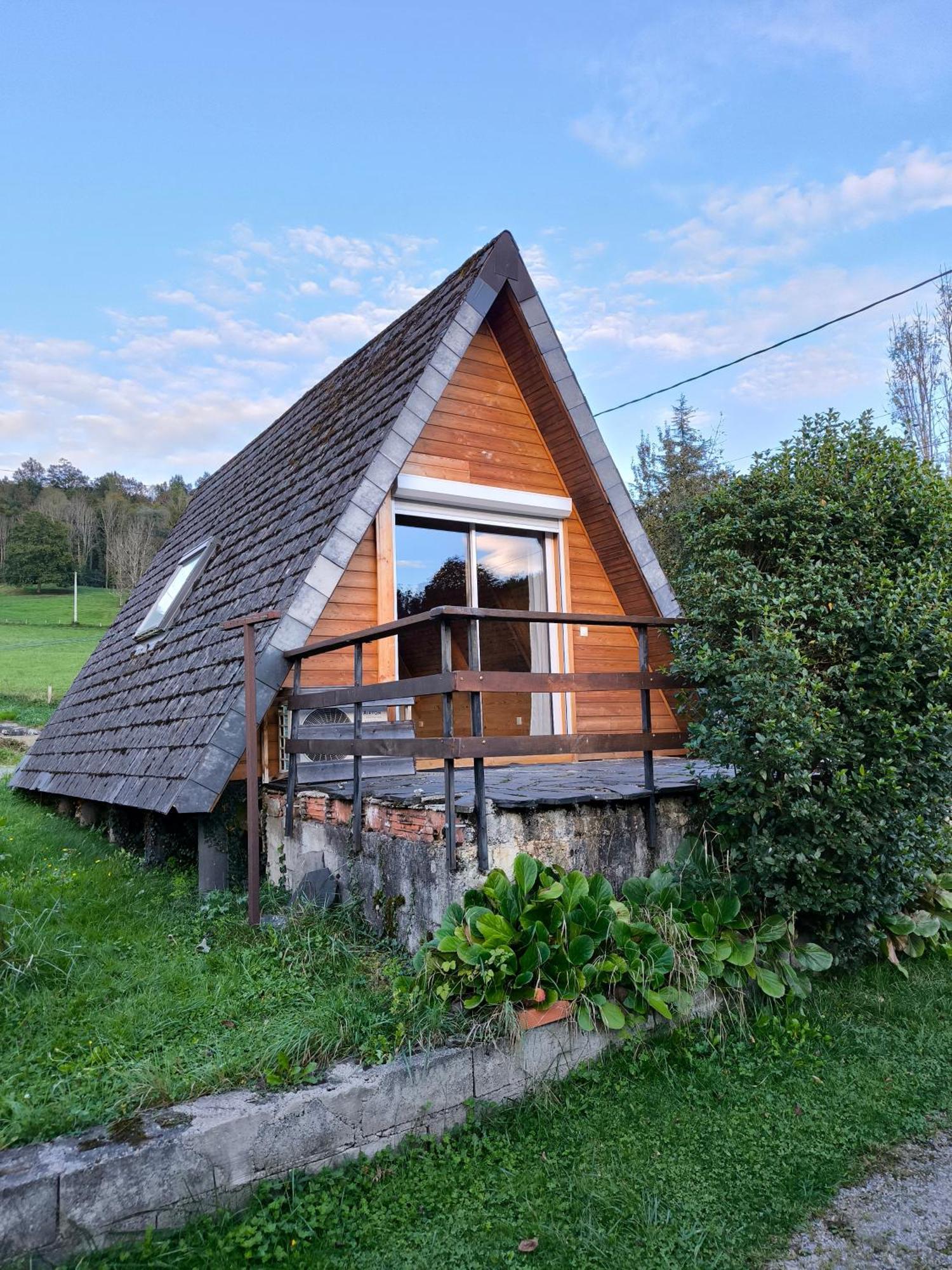 Petit Chalet Avec Terrasse Oust Εξωτερικό φωτογραφία